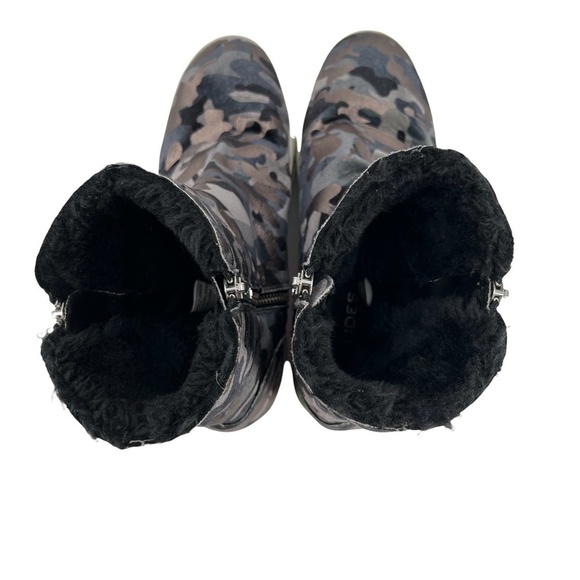 J/Slides Gray Allie Camo Sherpa Lined Ankle Boots Size 8 1/2 Women’s - Picture 3 of 7
